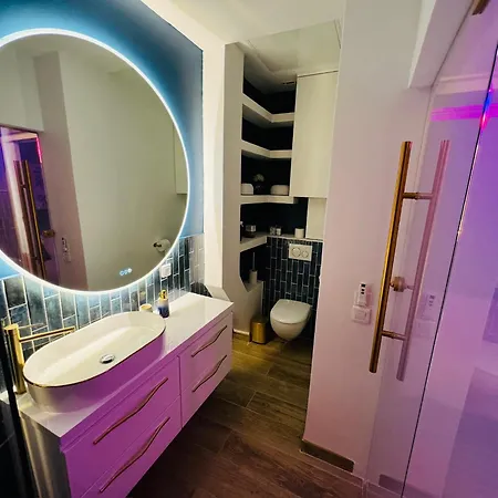 Sanctuary Apartment *